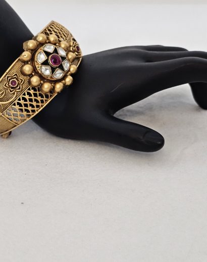 Kundan Cuff Bracelet