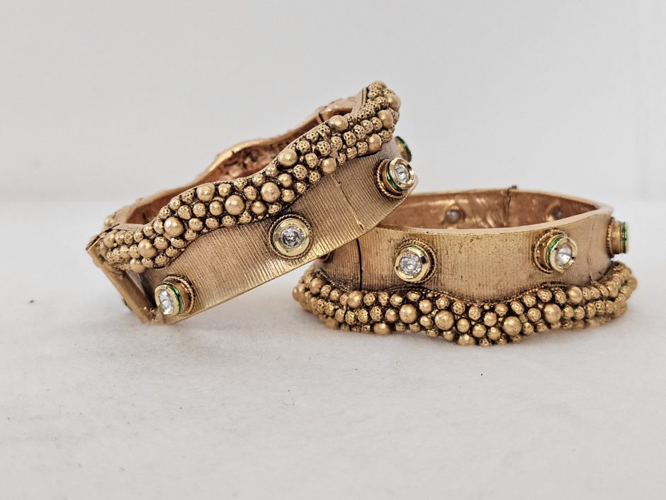 Gold Beaded Openable Bangle