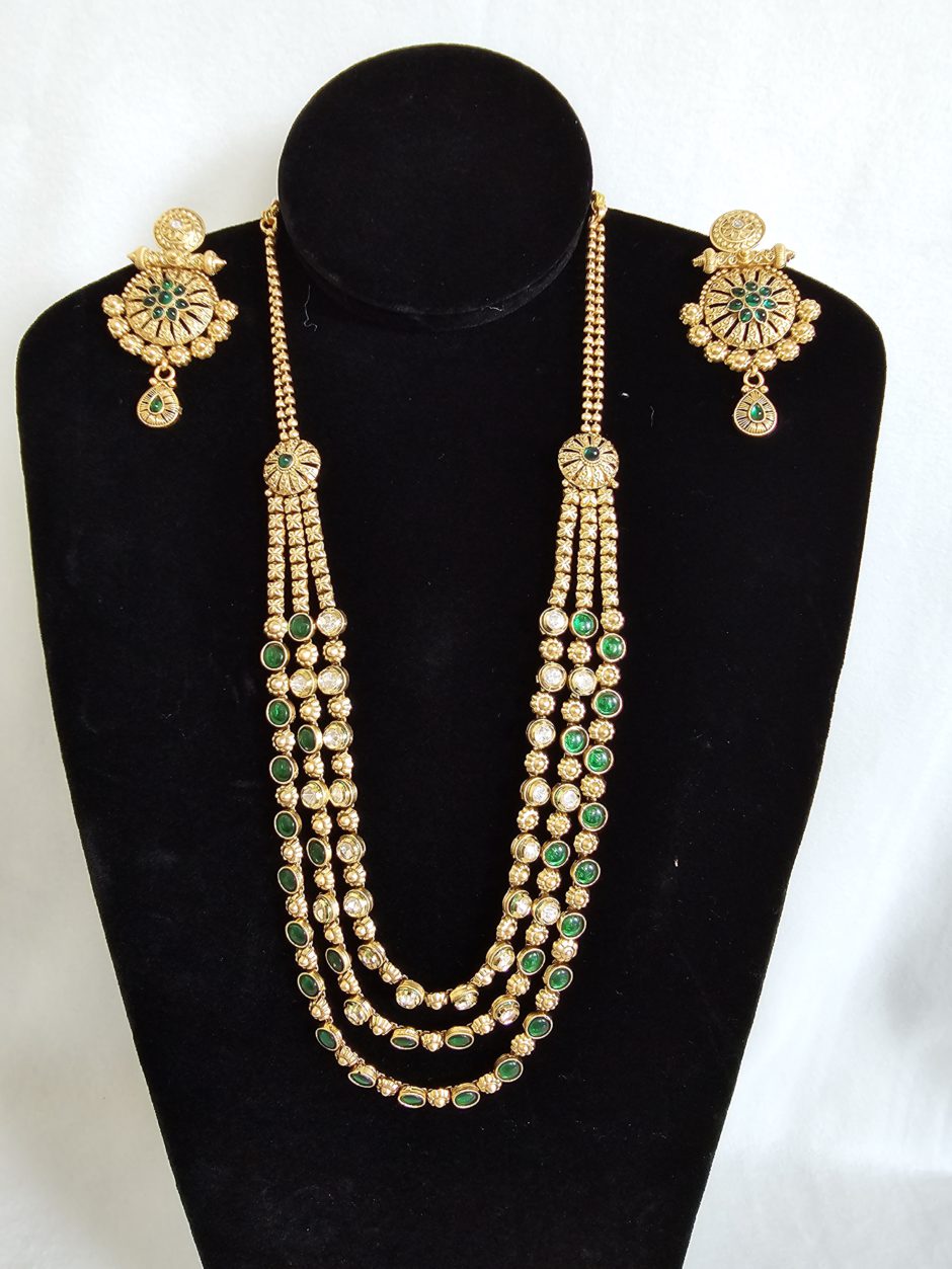 Gold kundan green and white necklace set